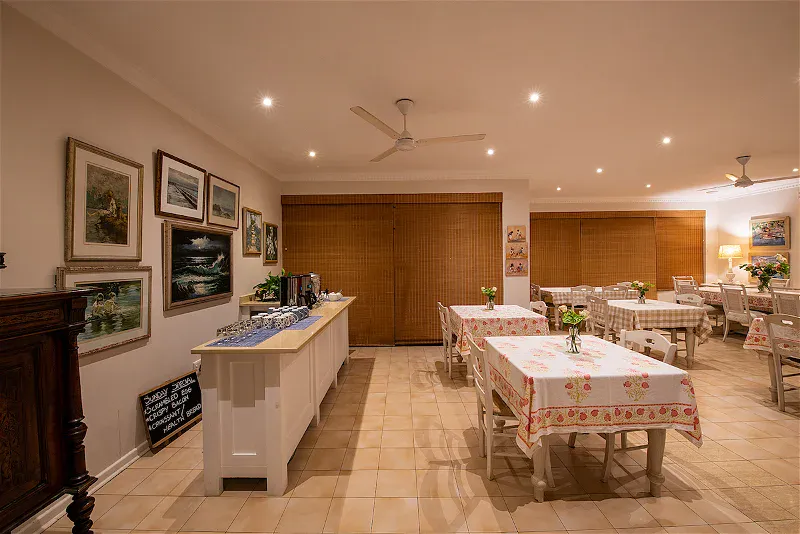 diningroom_4d41756f.webp