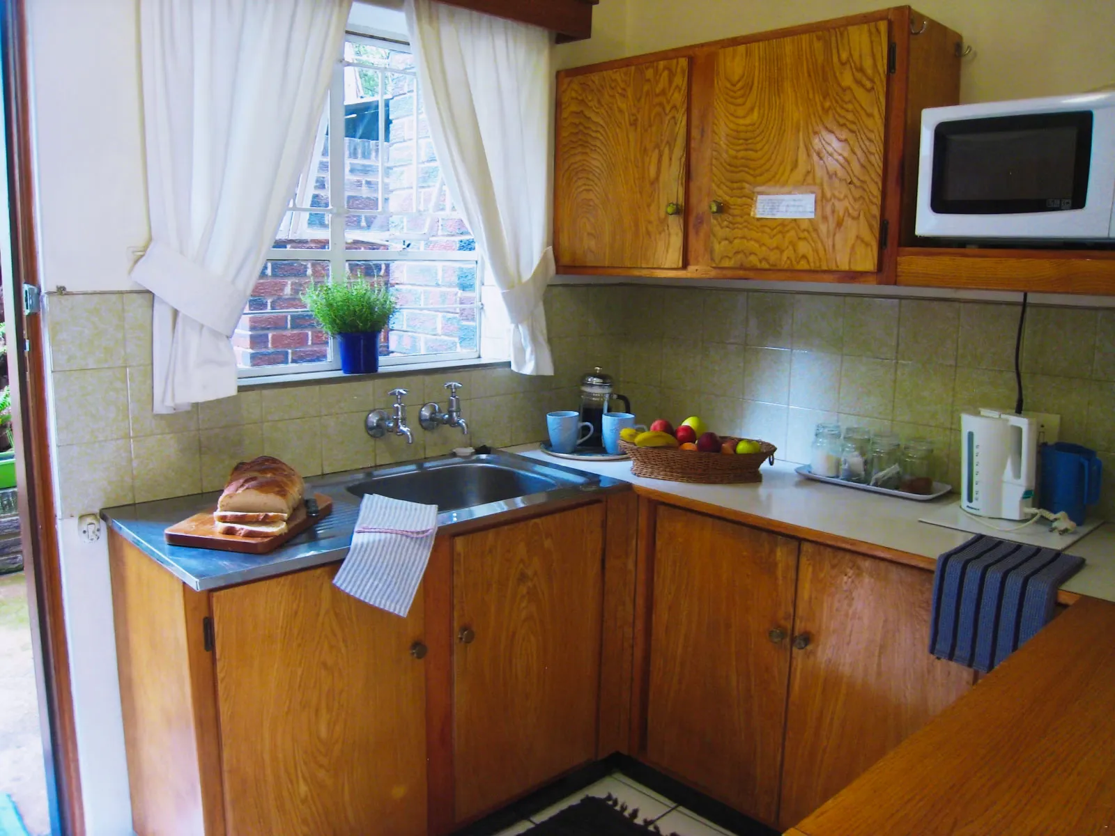 blue-suite-kitchen.jpg
